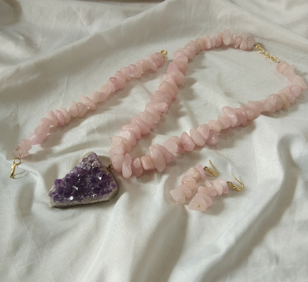 Women Rose Quartz Necklace Set