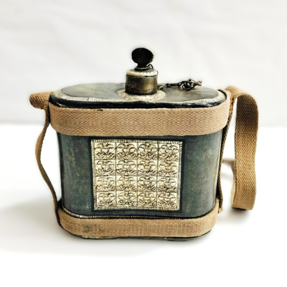 ROYAL VINTAGE CANTEEN