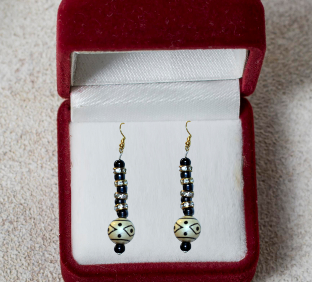 EASY TO WEAR  EARRING 