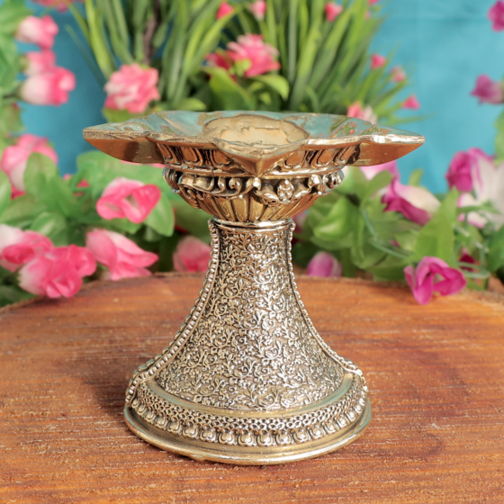 Brass Diya for Puja Traditional Brass Oil Lamp for Home Temple, Aarti & Diwali Decoration BH11967