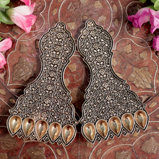 Traditional Brass Deepak for Home Temple BH12061