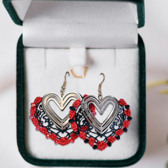 Aapan Kala Earring Red Heart Shaped