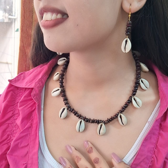 Shell & Beaded Necklace Set