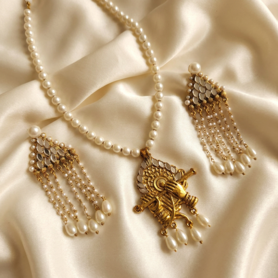 Handcrafted Govinda Gold & Pearl Necklace Set