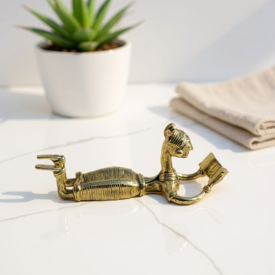 Sleeping Lady book Reading Small Straight - Home Decor - GI Certified Bengal Dokra