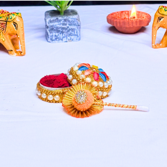 kumkum box with sindoor, sindoor dibbi with tilak stick, organic red sindoor powder, handmade kumkum box, sindoor box for pooja, wooden sindoor box India, natural sindoor online, Santarms sindoor set