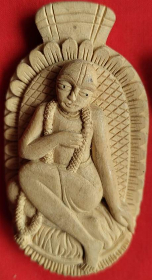 Holy Tulsi  Locket | 8 x 5 x 2 cm