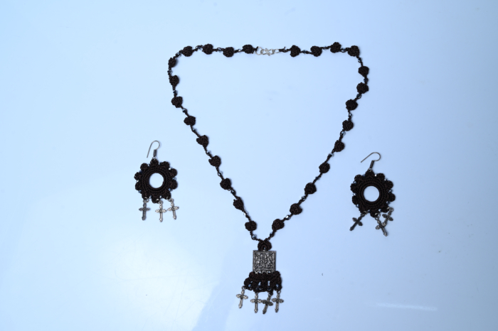 Aapan Kala Neckless & Ear-ring Set