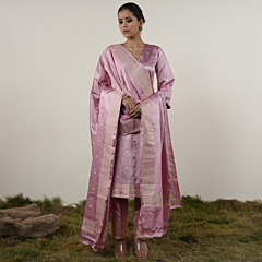 Nirvaah Lavender Ethnic Suit