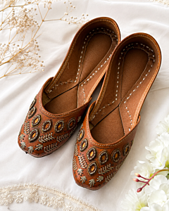 Elegant handcrafted leather flats with embroidery