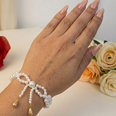 Elegant Pearl with Beads Bracelet