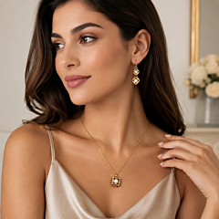 Handcrafted Pearl Pendant Set
