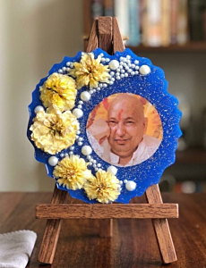 5 inches Guruji Photo Frame | Preserved Real Flower Resin Frame