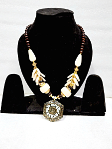 Handicrafted Bone Necklace 