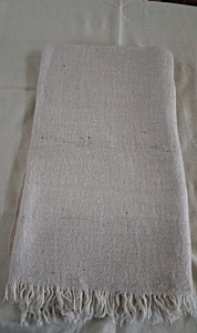 Handmade Sheep Yarn Lohi Shawl | Cream