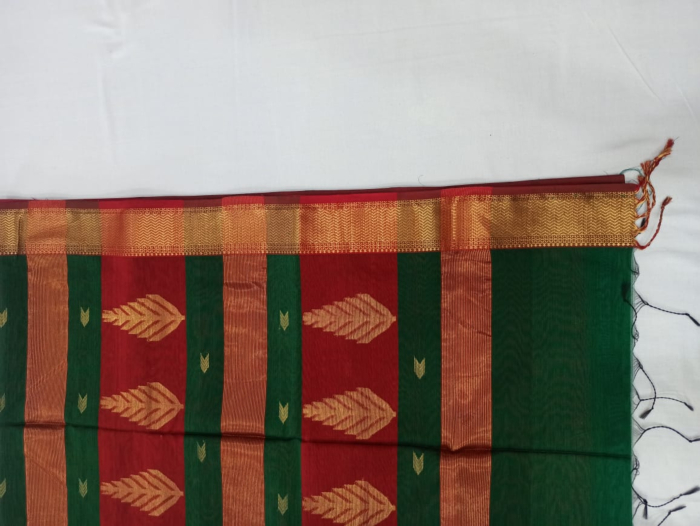 Dark Green Maheshwari Silk Saree with Golden Zari