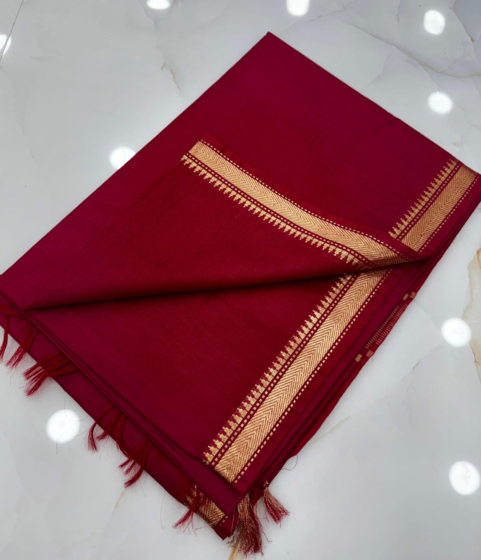Elegant Kota Mangalgiri Silk Saree with Golden Zari Border & Blouse Piece