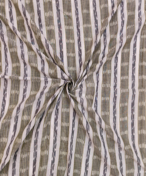 White Sambalpuri Handwoven Single Ikat Shirting Materials SFCSHI1647