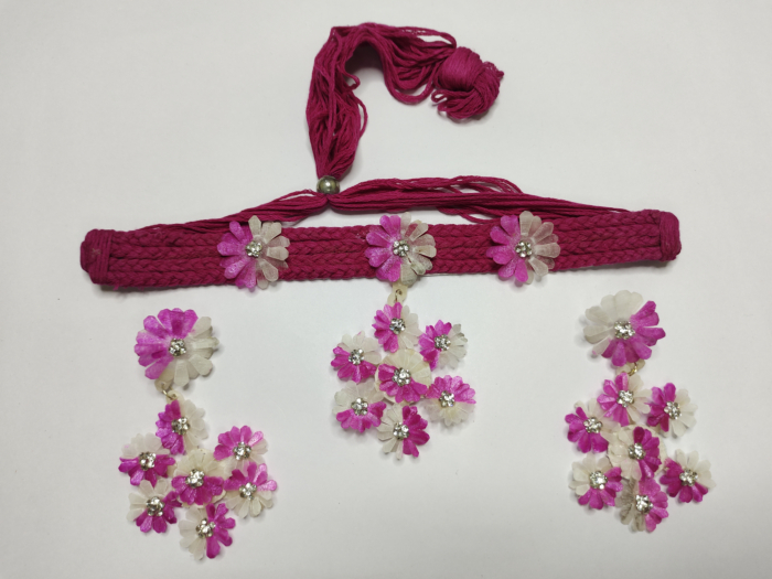 Check style necklace set  