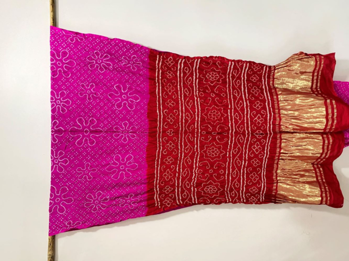 Women Silk Ethnic Saree with Kutch Bandhani
