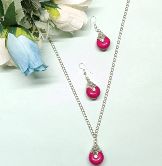Handcrafted Silver & Pink Gemstone Pendant Necklace Set