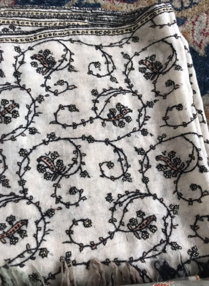 pure pashmeena handmade jali stole 