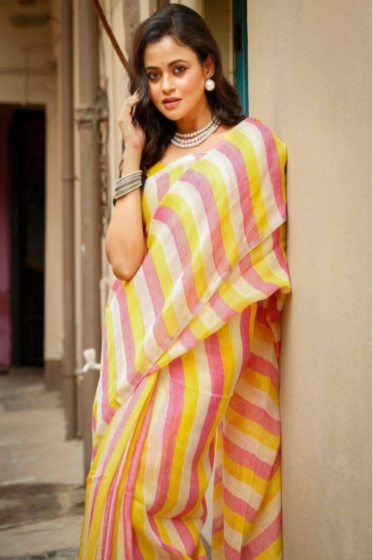 Pure Linen Weaving Patta Design Saree with Running Blouse - Yarn Dyed Elegance
