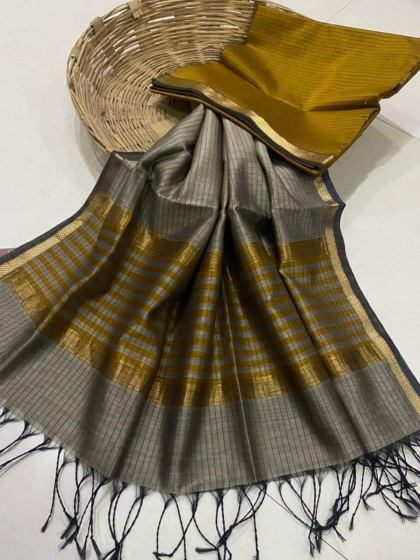 Cotton Saree with blouse piece -Grey