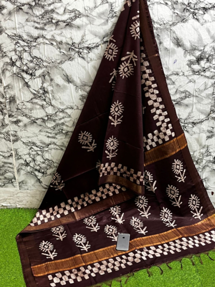 Handloom Batik Print Saree with Golden Zari Border & Blouse| Wine Colour