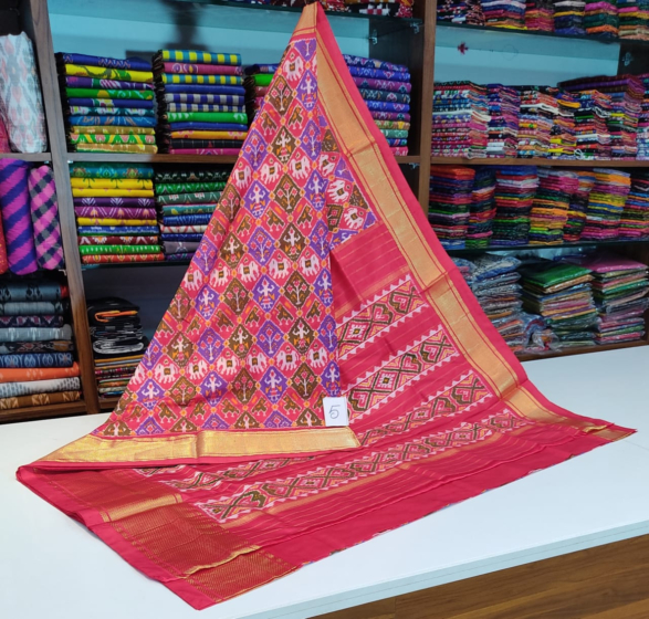 Luxury Handwoven Pochampally Ikkat Silk Saree