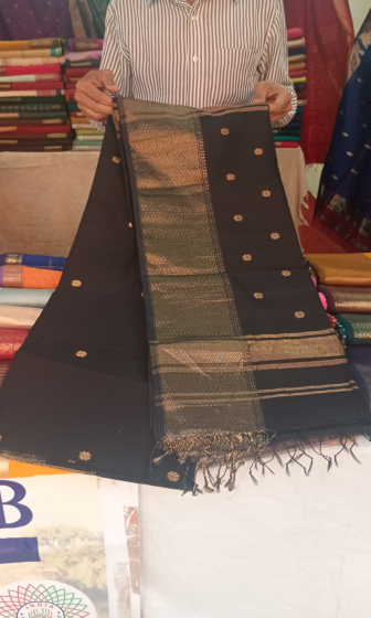 Handcrafted Maheshwari Saree with Blouse Piece| Black 