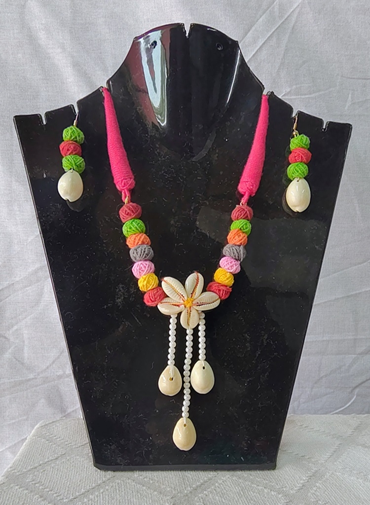 Buy Handmade Bohemian Bloom Colorful Thread & Shell Necklace Set I