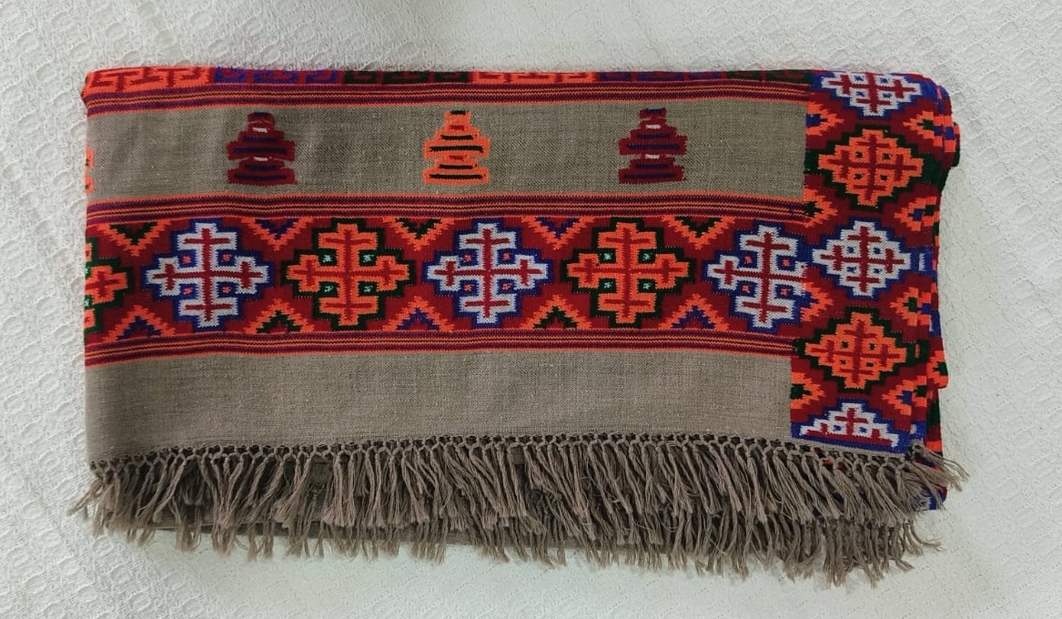 Brown color Kinnauri shawl teen patti design